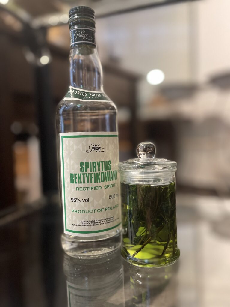 【危険】YouTuberが、スピリタス(96度)を一気飲みする！