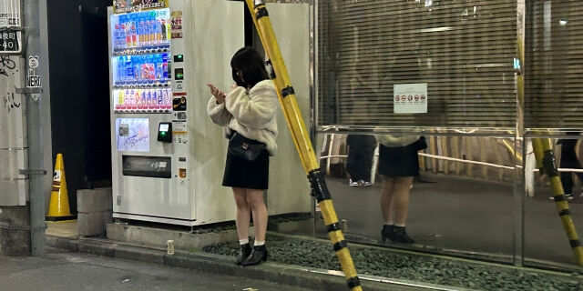 【悲報】東京新宿（売〇観光都市）YouTubeで世界に知れ渡る「日本の女安いねｗｗ」