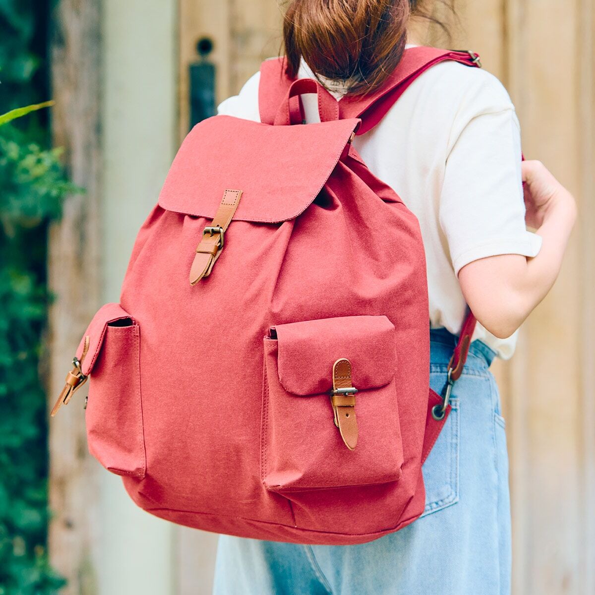 魔女の宅急便「ウルスラのリュック」が発売！アウトドアに最適な装備