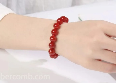 レッドアゲートブレス