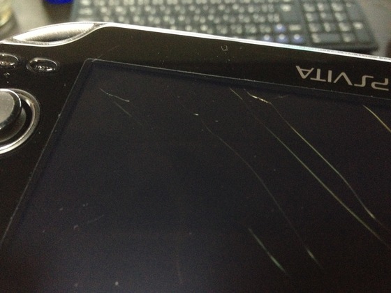 Vita_液晶_割れた_04