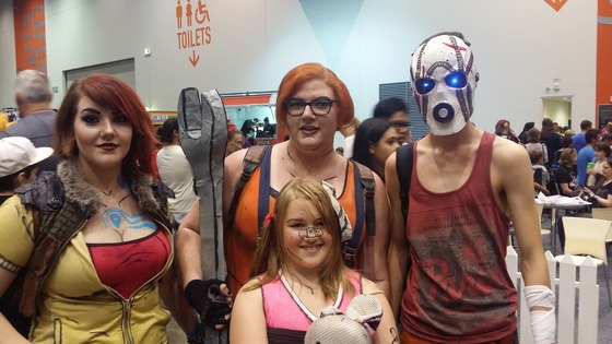 09 - Lilith Ellie and Tiny Tina with yet another psycho