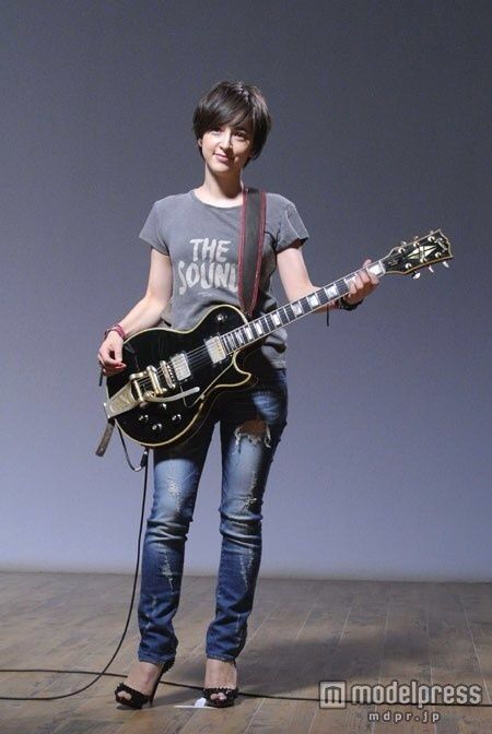 画像 かっこいいギターを構える高さは 音楽ちゃんねる 画像 かっこいいギターを構える高さは 音楽ちゃんねる