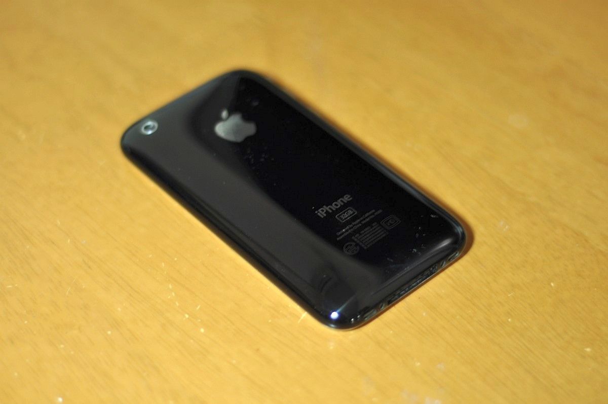 もうすぐiphone5発表なので Iphone 3gs を裸で使ってみる 特報ガジェq もうすぐiphone5発表なので Iphone 3gs を裸で使ってみる 特報ガジェq