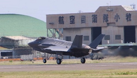 韓国 F 35の整備問題 三菱の施設は使いたくない 頭を抱えて涙目らしい F 35が高価な文鎮化かｗ ファンサマリィ
