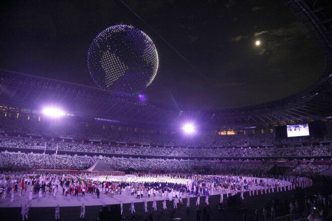 東京五輪 海外メディアのリアルな声 全く意味ない不可解なtvクルー ピクトグラムはクール 印象的だったのはドローン ファンサマリィ