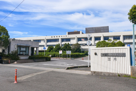 Chiba_Drivers-license-center_Main-Gate