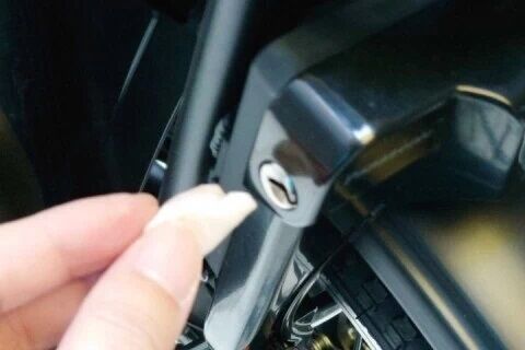 ミニバイクの鍵穴に ガム 詰めてトラブルに 迷惑駐車に 腹いせ したらダメなの ファンサマリィ