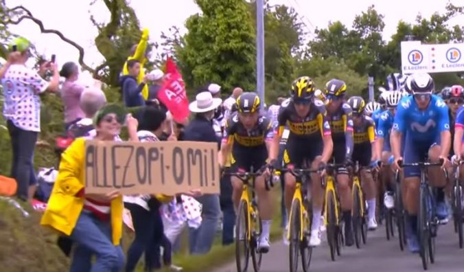 【大惨事】 フランス自転車レースで、またも女性がやらかす! 意識