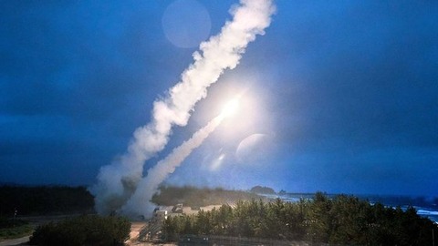 北挑発対応で韓国がミサイル発射、正常飛行した後自国内に着弾炎上