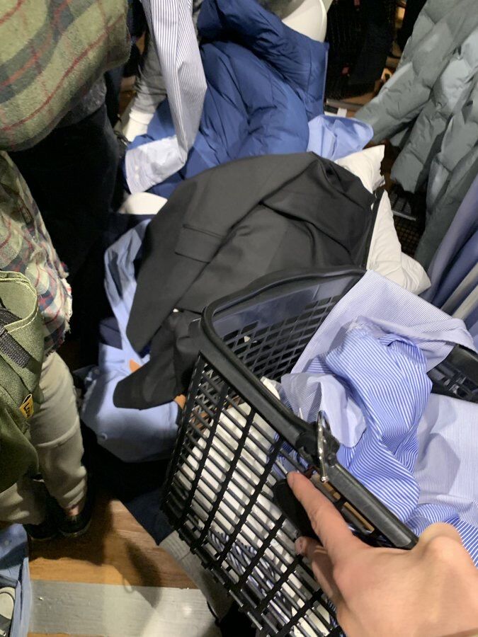 名古屋の民度が中国並みにｗ ユニクロ 客が暴徒化 ガラス割る 追い剥ぎする の地獄絵図に ファンサマリィ