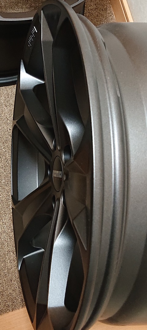 新品未使用MOMO SENTRYモモ セントリー19×9.5J +40 5H‐114.3 Φ72.3