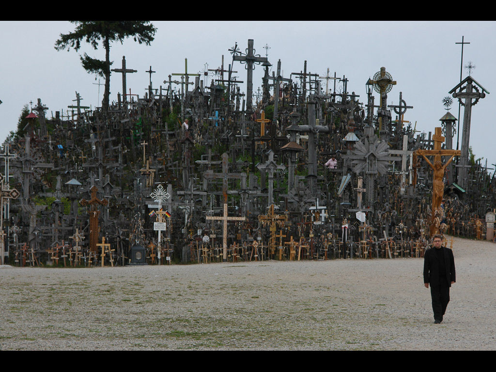 無数の十字架が立てられた丘 リトアニアの 十字架の丘 超常科学 キリキリバサラ