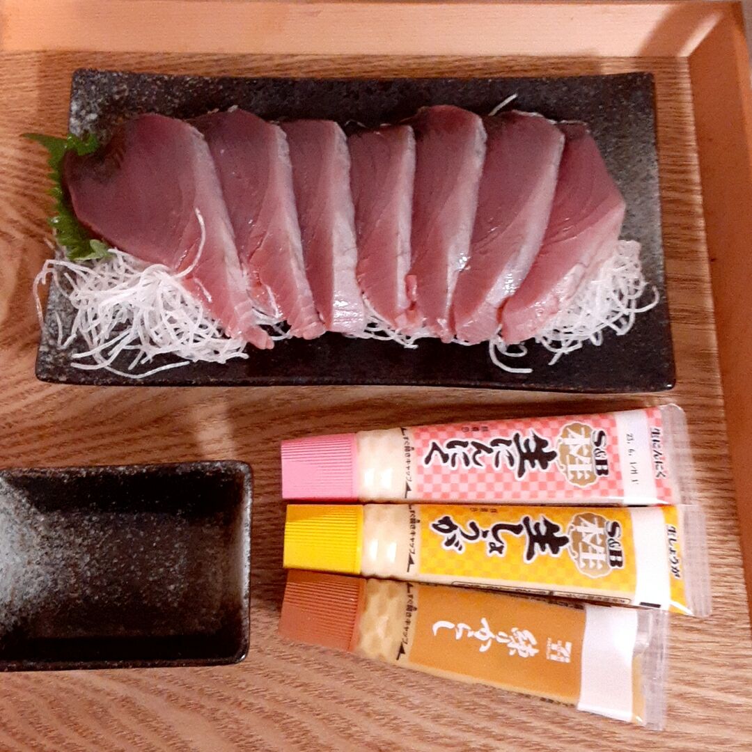 献立も何もないなー カツオの刺身に申し訳ない 晩酌 または49歳 料理をしない独身男性っぽい晩酌 偏見 49歳 全財産8万円からの再出発ブログ 献立も何もないなー カツオの刺身に申し訳ない 晩酌 または49歳 料理をしない独身男性っぽい晩酌 偏見 49歳 全財産8万円からの再出発ブログ