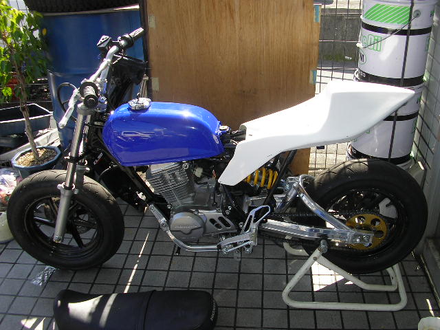 エイプ製作 : キミも目指すか？バイク三昧のススメ！！