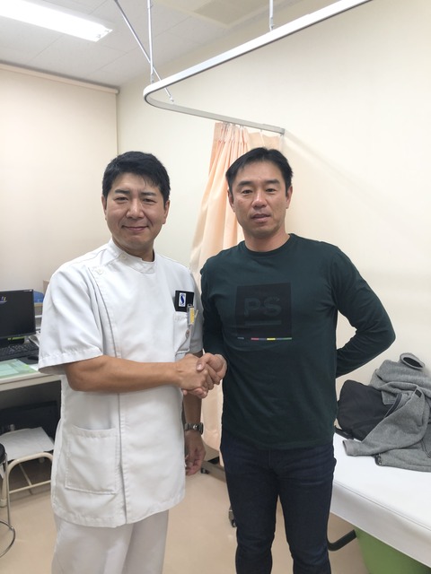 41126994-EC4E-4894-9C05-48BA288BF2C4