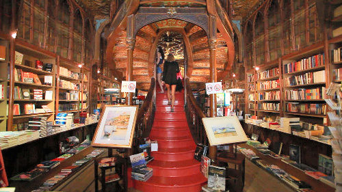 ハリーポッターとかに出てきそうな世界遺産の本屋さん Gaon 画像と音楽