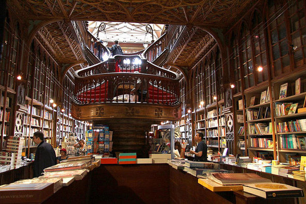 ハリーポッターとかに出てきそうな世界遺産の本屋さん Gaon 画像と音楽