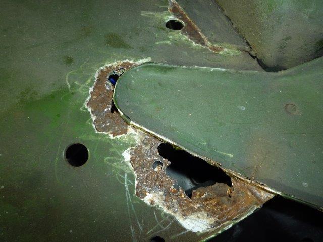 ２ 溶接鈑金で補修すべき錆穴かも Miniと過ごすgaragelife