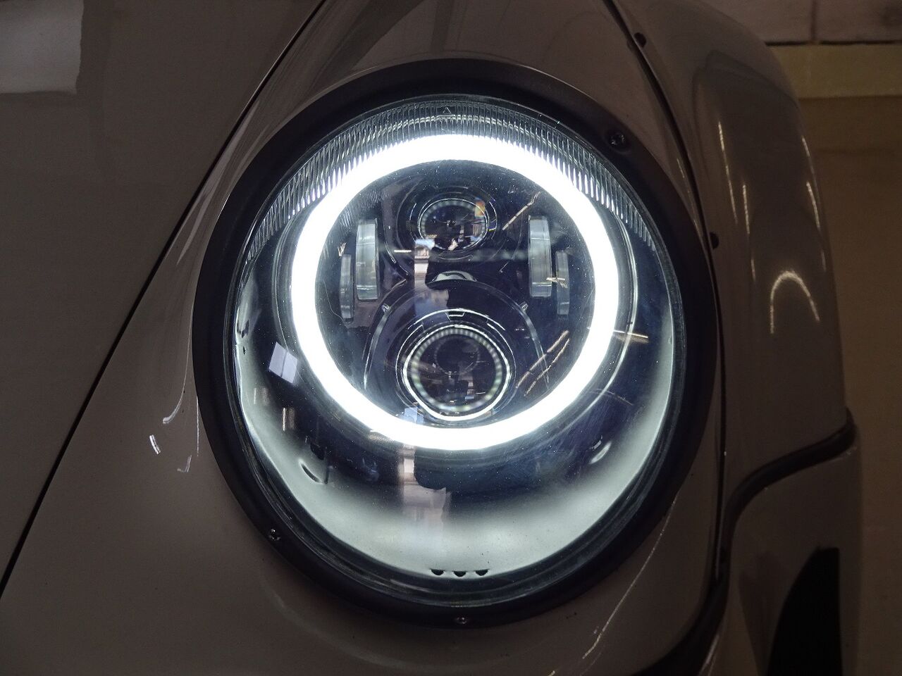 新発売 空冷ポルシェ用ledヘッドライトを取り付けてみました ポルシェ中古車販売 Garage J 新発売 空冷ポルシェ用ledヘッドライトを取り付けてみました ポルシェ中古車販売 Garage J