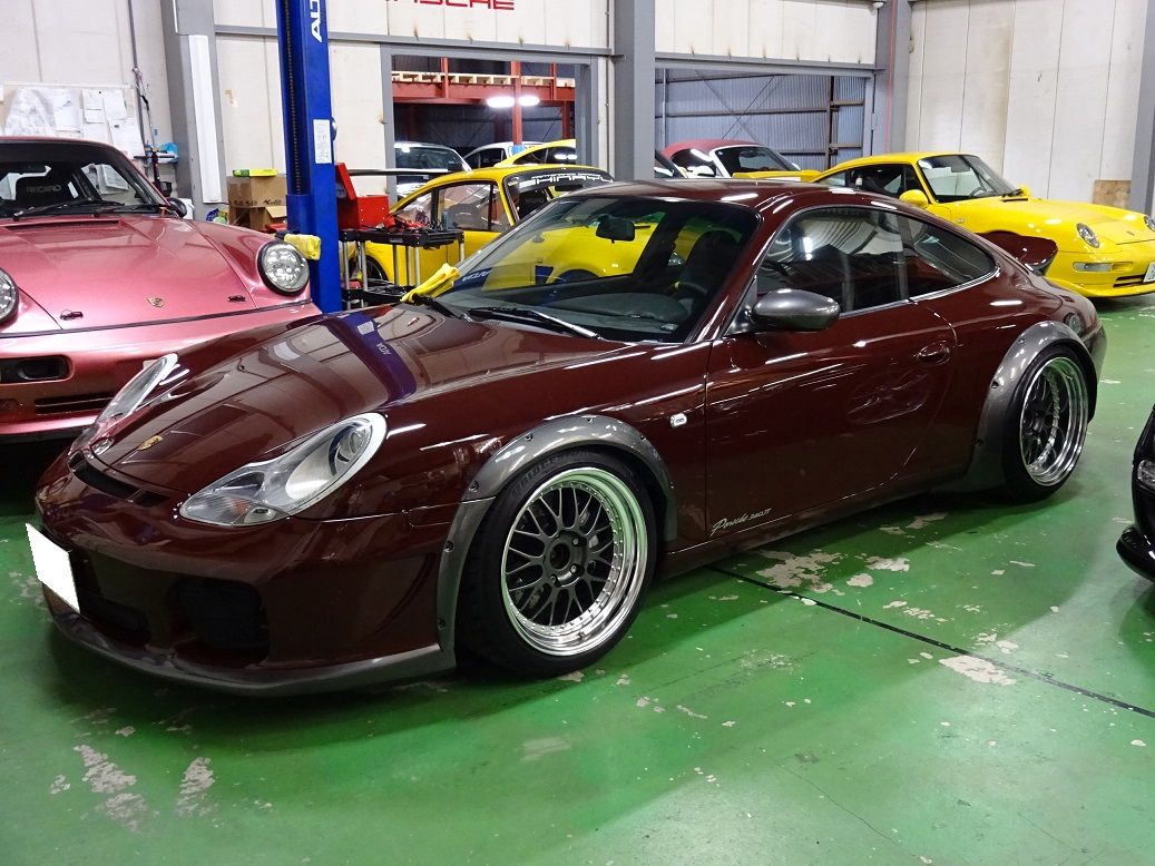 ２４０ｚｇ仕様の９９６ 最後の仕上げ完了 ポルシェ中古車販売 Garage J