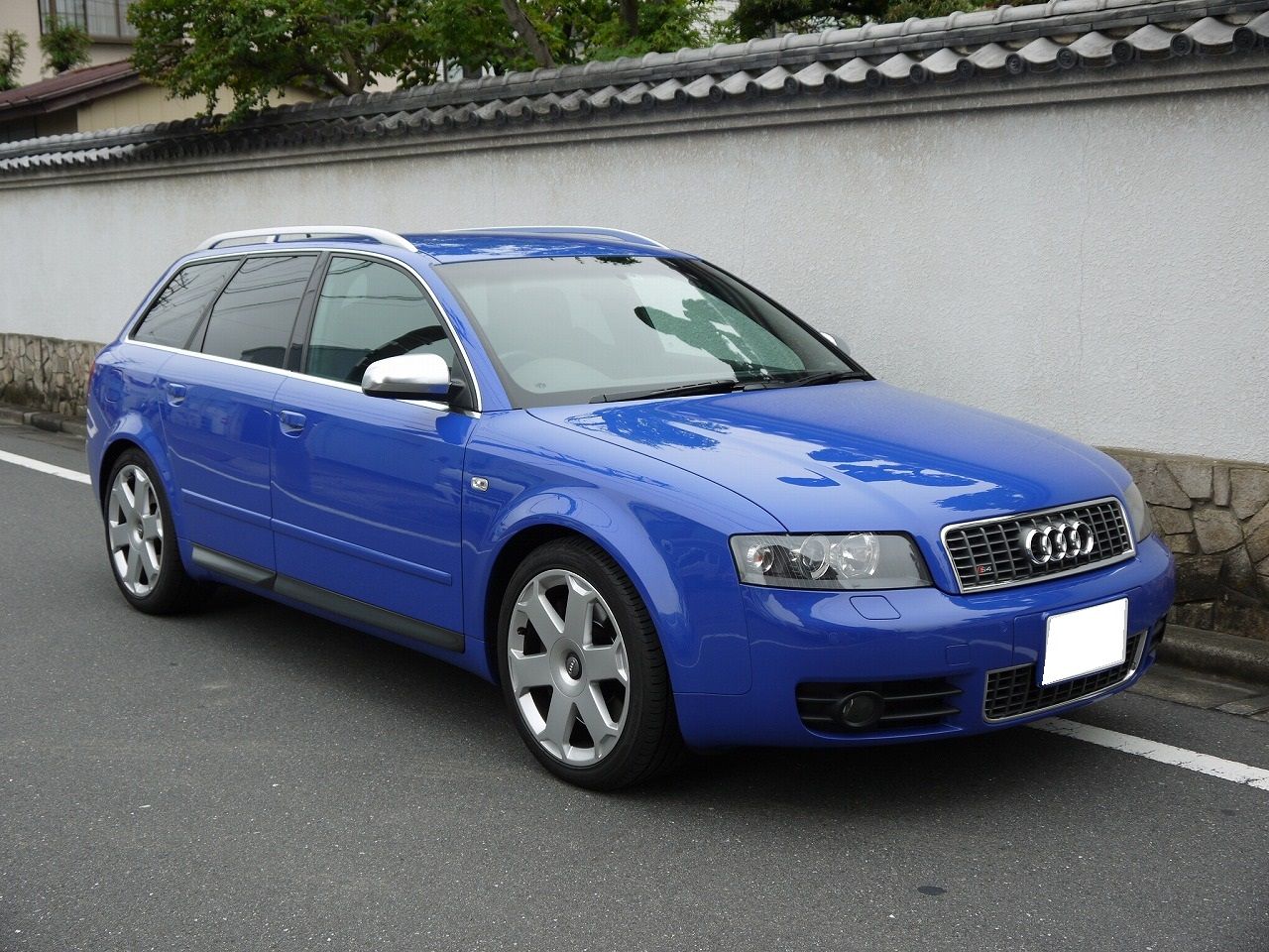 04 Audi S4 Avant ノガロブルー ポルシェ中古車販売 Garage J 04 Audi S4 Avant ノガロブルー ポルシェ中古車販売 Garage J