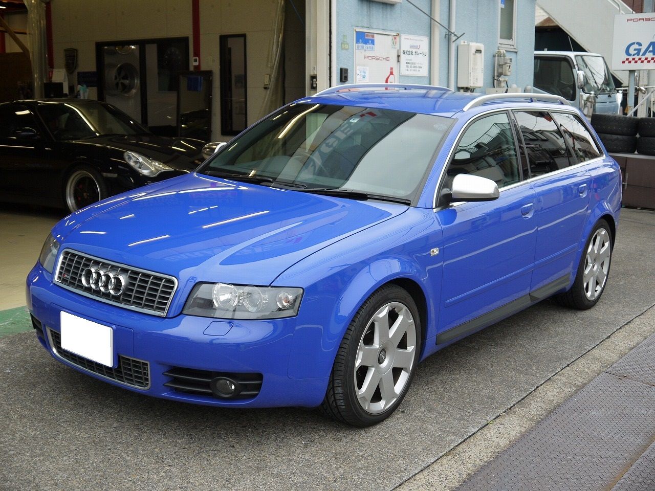 04 Audi S4 Avant ノガロブルー ポルシェ中古車販売 Garage J 04 Audi S4 Avant ノガロブルー ポルシェ中古車販売 Garage J
