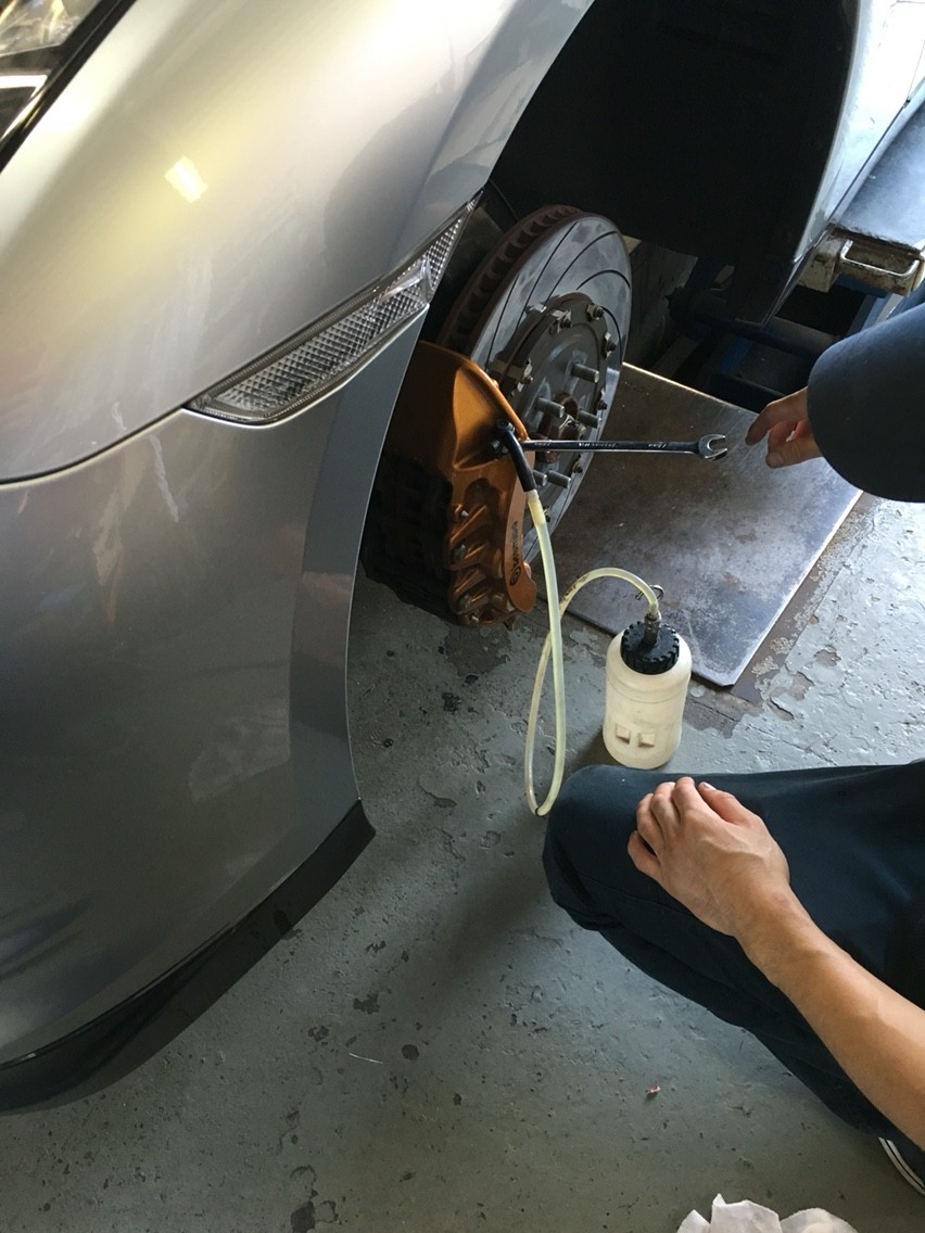R35 Gtr ブレーキフルード交換 Garagemak Blog