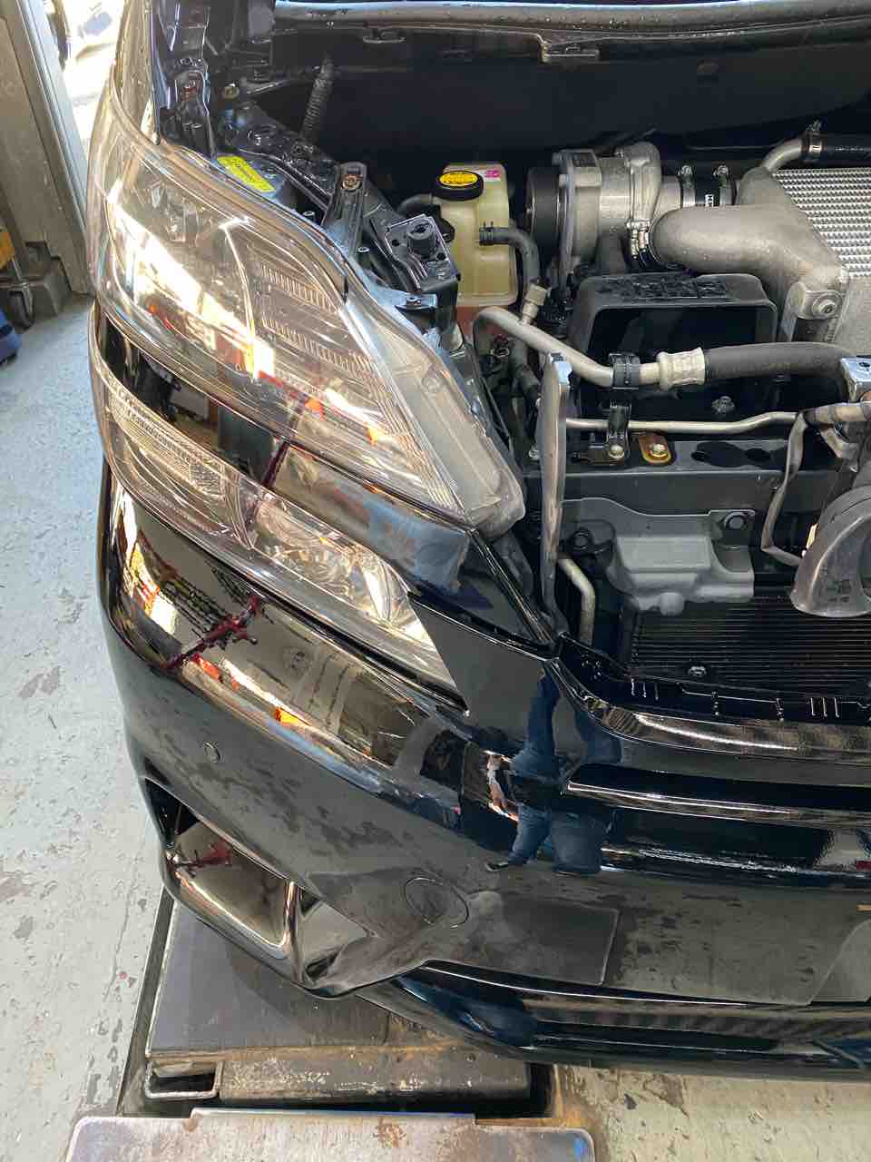 ヴェルファイア アルミホイール バンパー飛び石修理 塗装2 Garagemak Blog ヴェルファイア アルミホイール バンパー飛び石修理 塗装2 Garagemak Blog