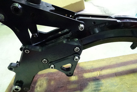 R18122