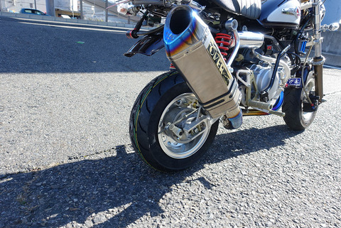 R16003