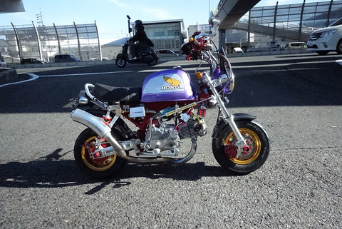 R16005