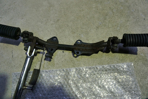 R03047