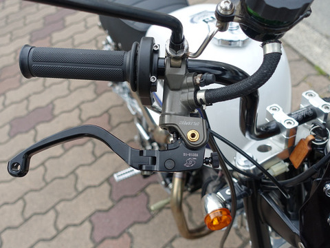 R11028