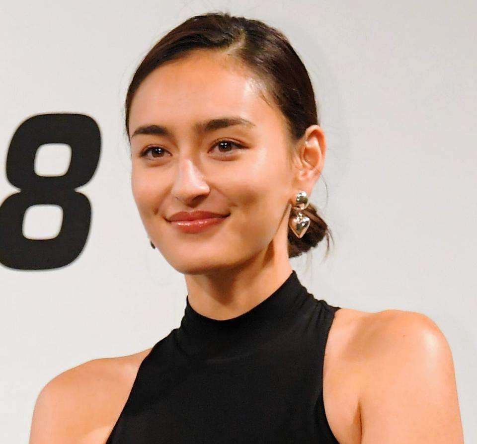 ハワイ在住の長谷川潤 タンクトップ ショーパンで 絵になりすぎる 圧倒的美脚 残飯ちゃんねる