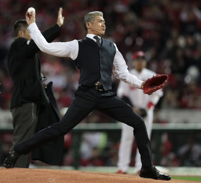 吉川晃司 53 が超絶かっこいいと話題に こんなおっさんになりたいよな ガールズ速報 がるそく