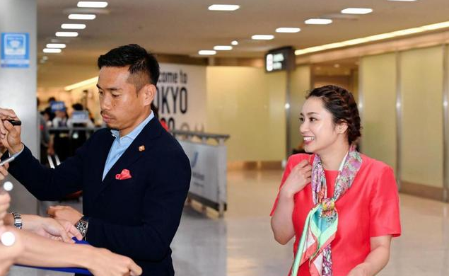 悲報 長友佑都 平愛梨が帰国も ネットからは 面倒くさい夫婦 と呆れの声多数 ガールズ速報 がるそく