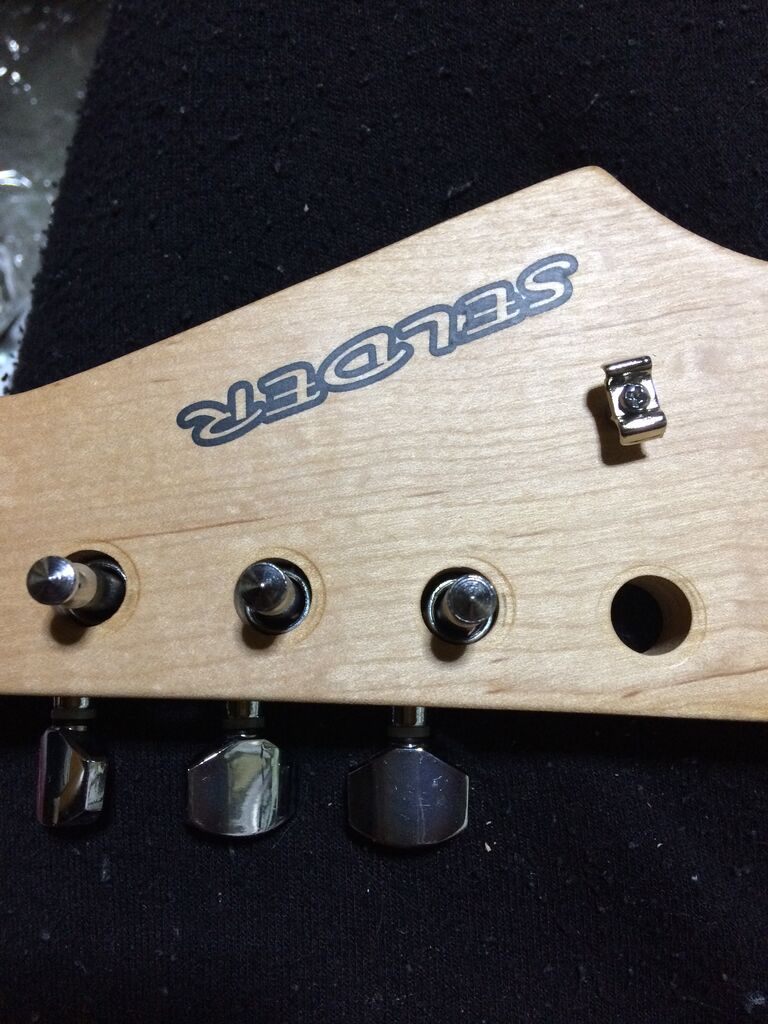 セルダーのペグ交換 : garysasakiのguitar備忘録 セルダーのペグ交換 : garysasakiのguitar備忘録