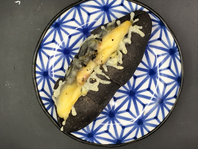 ホエー豚のガーリックフランス