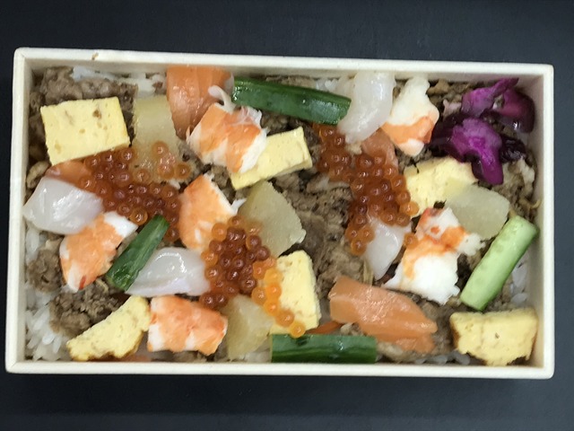 すき焼き海鮮しゃり弁1