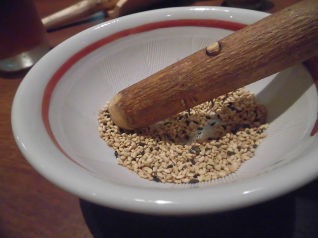 やまかつゴマすりすり