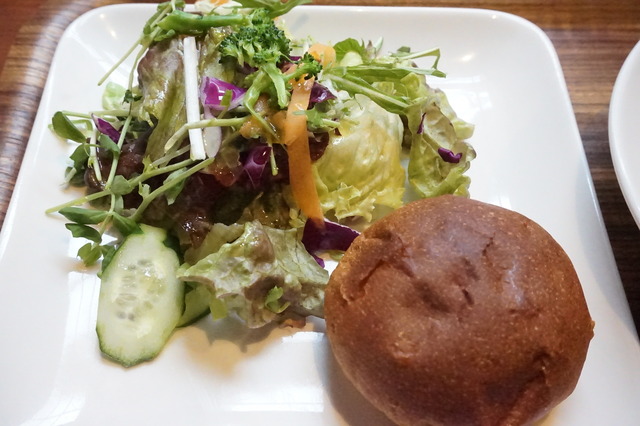 モッツアレラパスタパンサラダセット