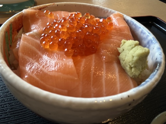 いくらサーモン丼1-2-3