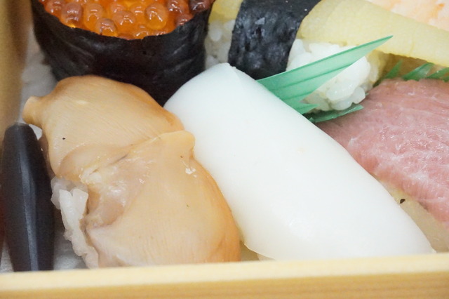 上にぎり赤貝イカ