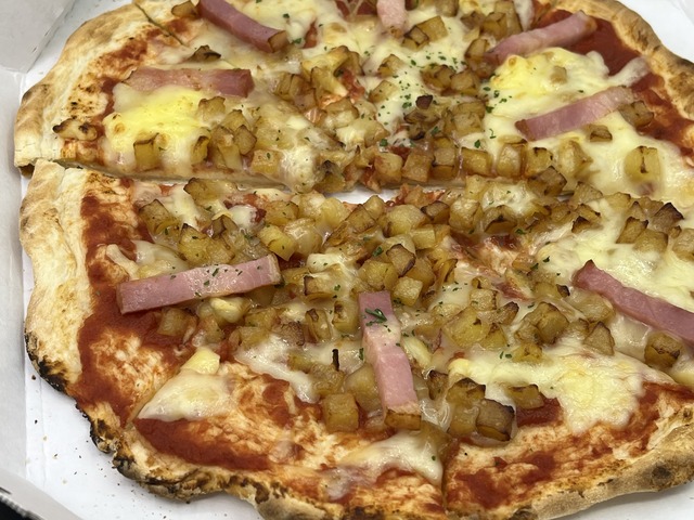 ベーコンとポテトのピッツア1-1