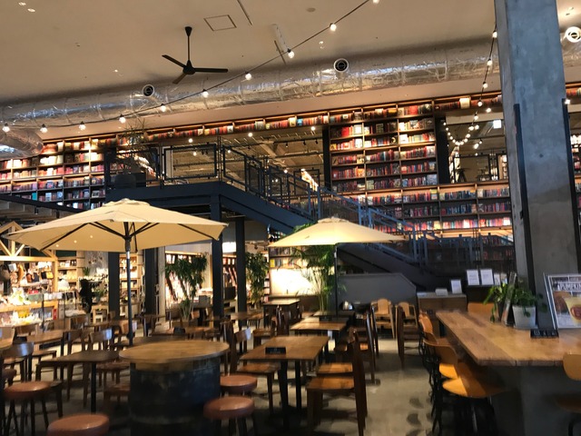 店内15