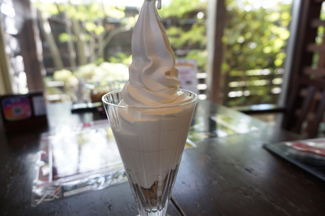 ソフトクリームだけのパフェ1