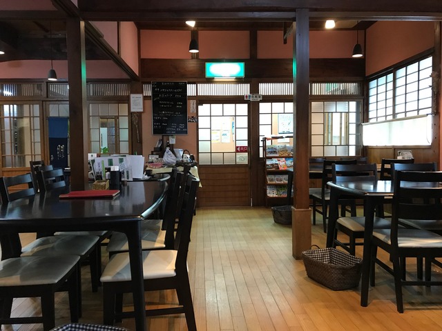 店内6