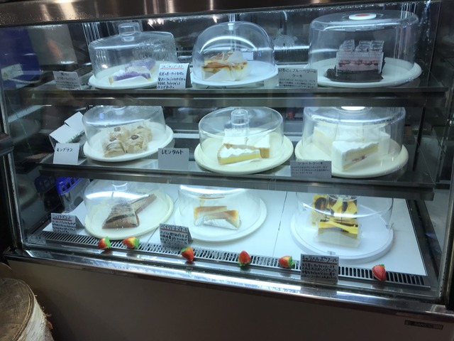 ケーキショーケース1