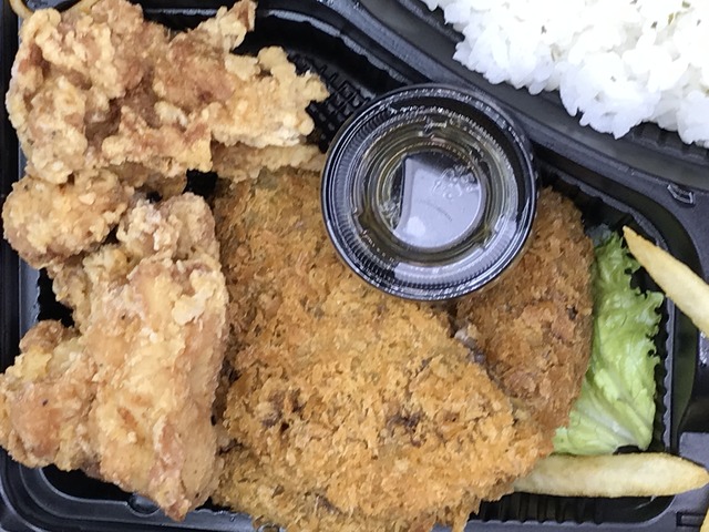 牛タンから揚げ弁当2-2